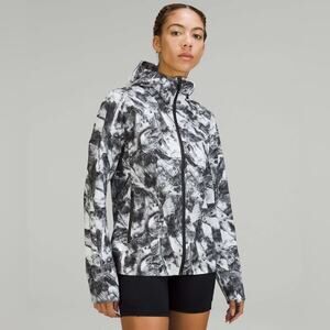 NWT- Lululemon Break A Trail Jacket- Size 8